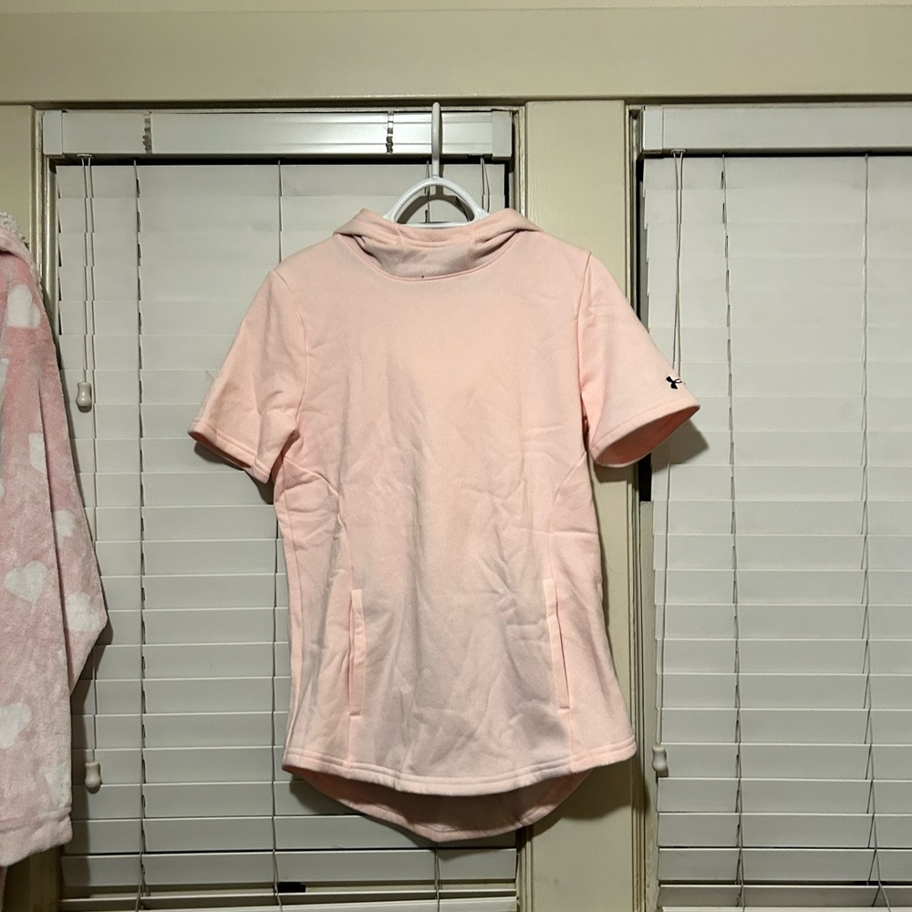 Sleeveless sweatshirt